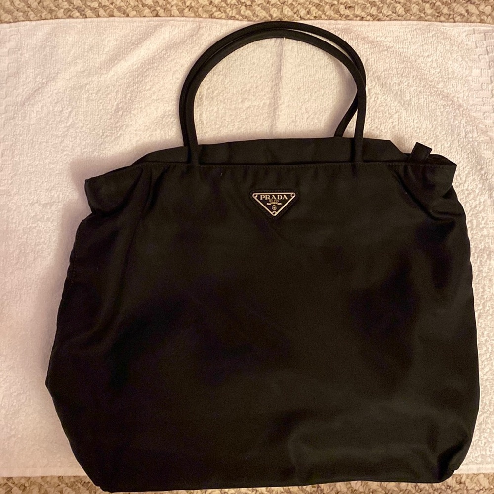 PRADA BAG 13X11 GREAT CONDITION